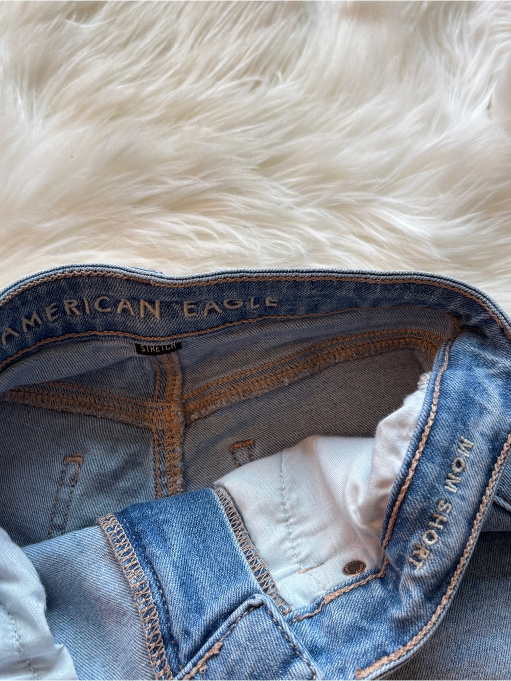 American Eagle High Rise Mom Shorts - Picture 2 of 3